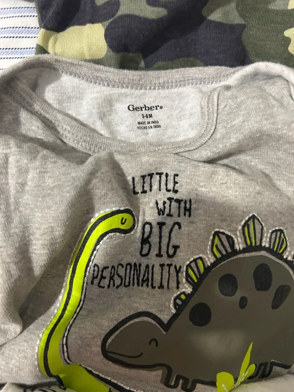 Gerber Baby Bodysuit Set in Gray, White & Green Dino/Camo Prints. Size 3-6M